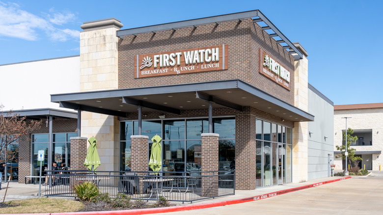 First Watch restaurant exterior