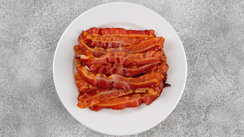 Cooked bacon on a plate