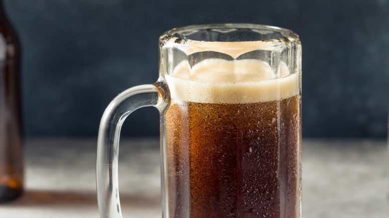 mug of root beer