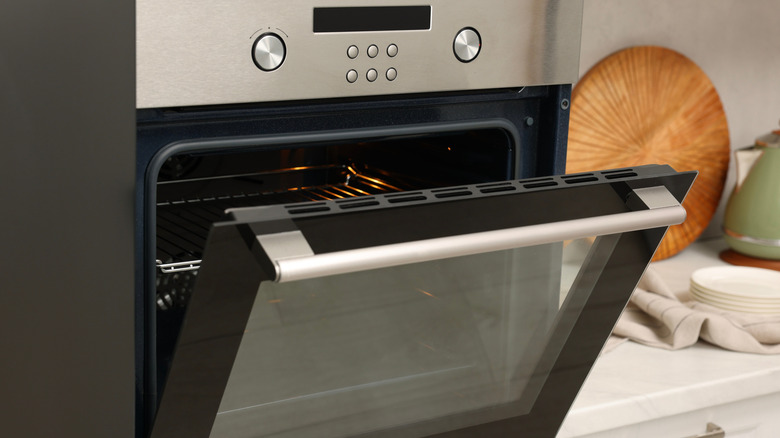 Convection oven