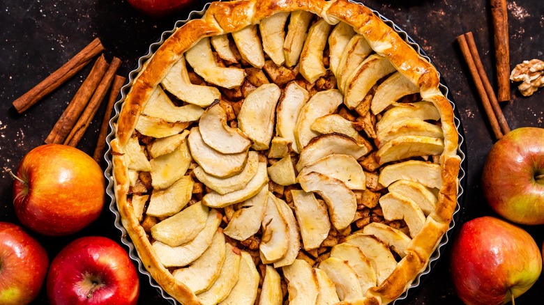 Apple cinnamon pie, apple, cinnamon 