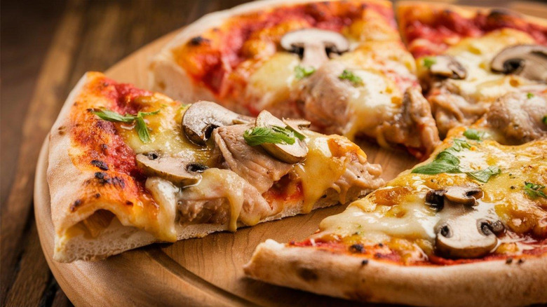 Mushroom pizza