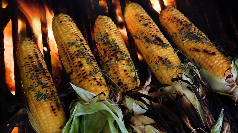 Grilled corn with thyme