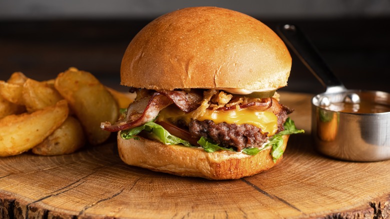 bacon cheeseburger with wedges