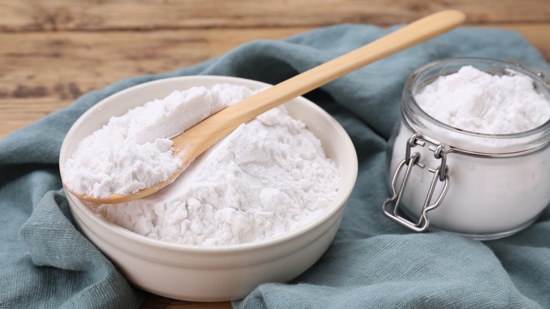bowl of cornstarch