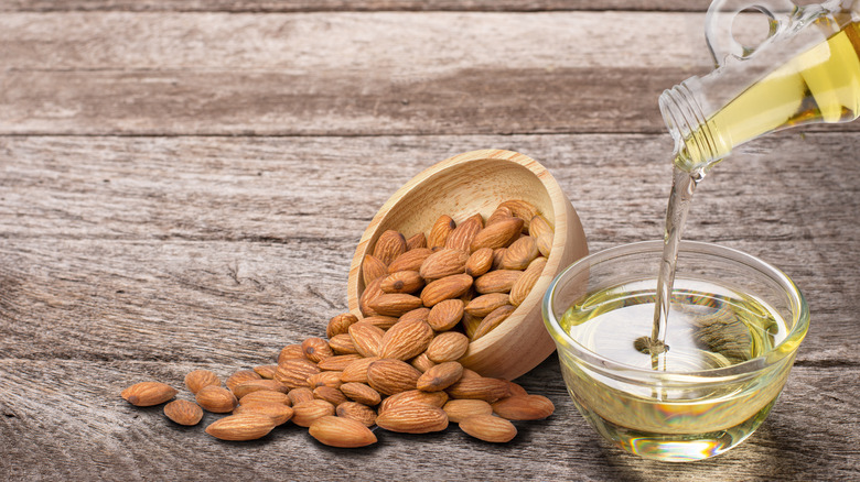 almond extract and almonds