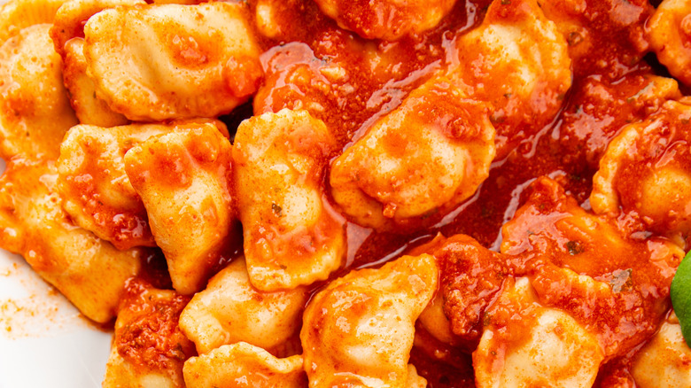 Ravioli in tomato sauce