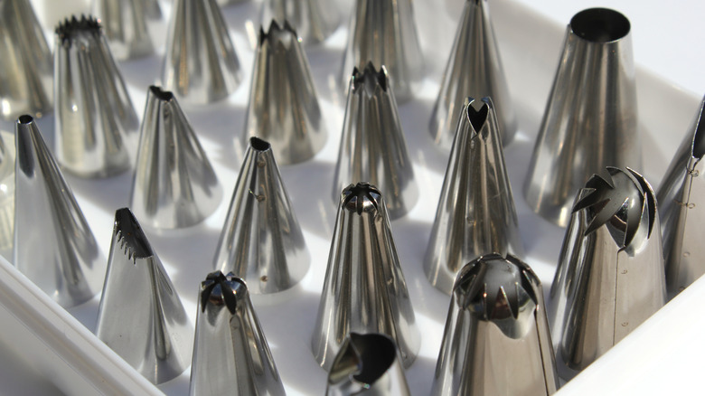Stainless steel piping tips in rows