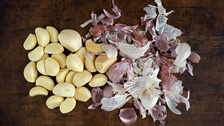 peeled garlic cloves