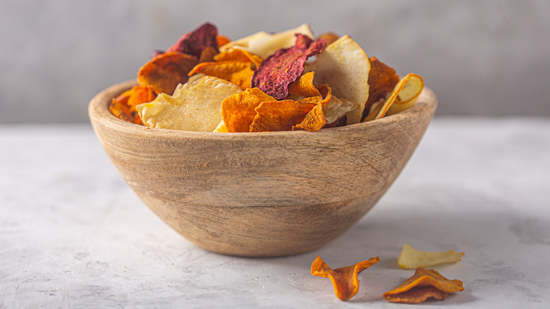 Wooden bowl of veggie chips