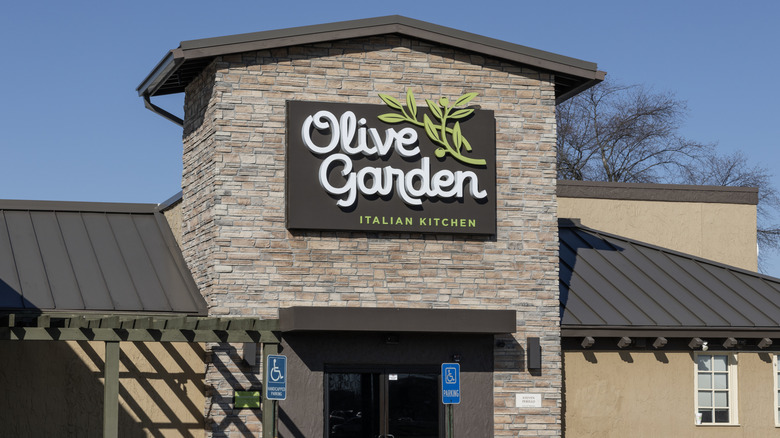 Olive Garden restaurant and sign