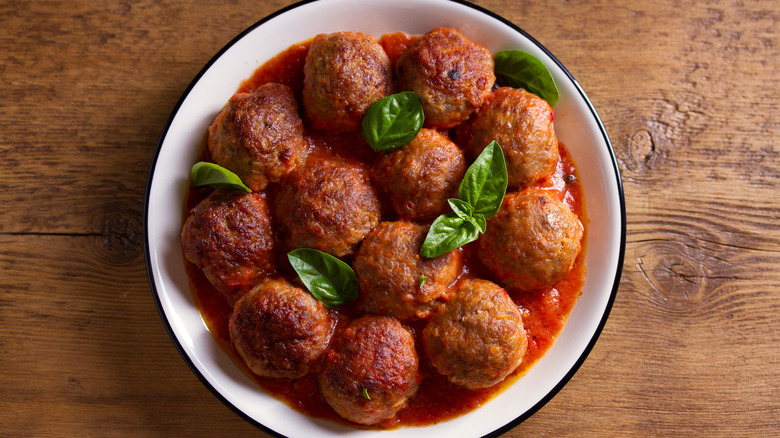 meatballs in tomato sauce