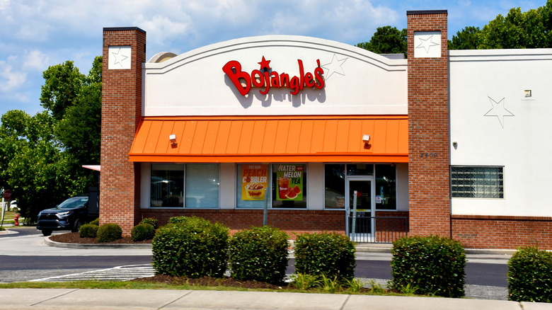 Exterior of a Bojangles fast food location