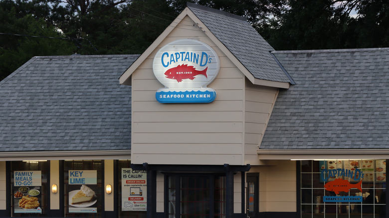 Exterior of a Captain D's fast food location