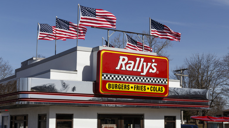 Exterior of a Rally's fast food location