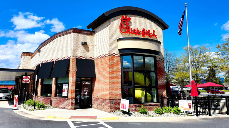 Exterior of a Chick-fil-A fast food location