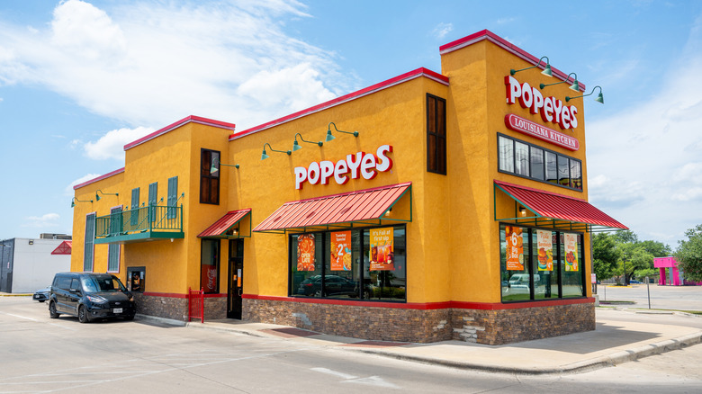Exterior of a Popeye's fast food location