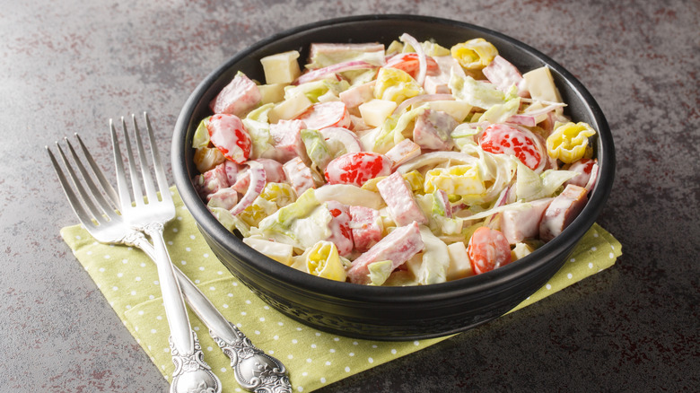 An Italian grinder salad