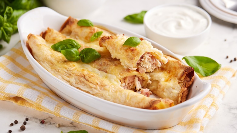 Pancake cannelloni with a chicken meat filling