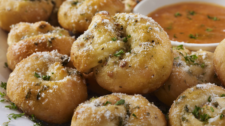 Garlic knots with marinara sauce