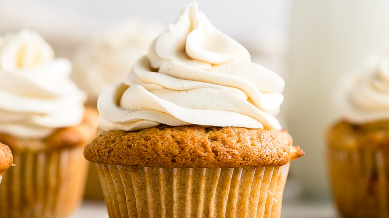Cupcakes with Maple Frosting