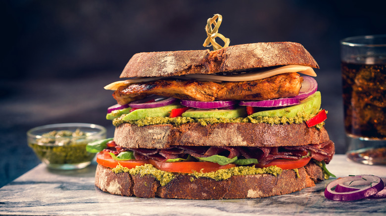 Grilled chicken sandwich with pesto