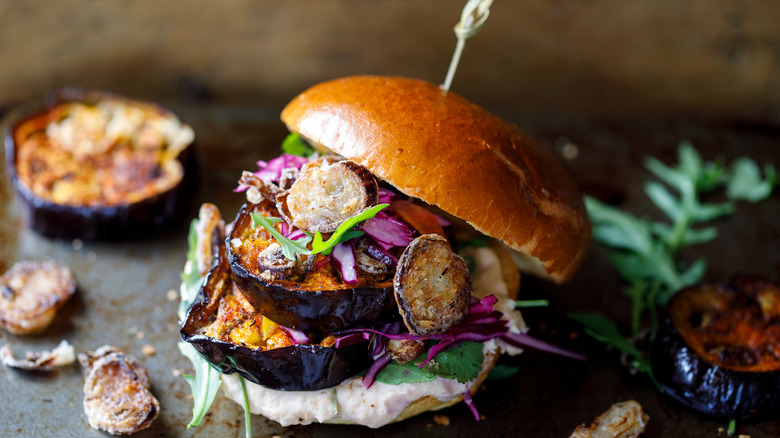 Grilled veggie sandwich with puréed white beans