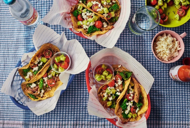 Greek Chicken Fajitas With Broccoli Rabe