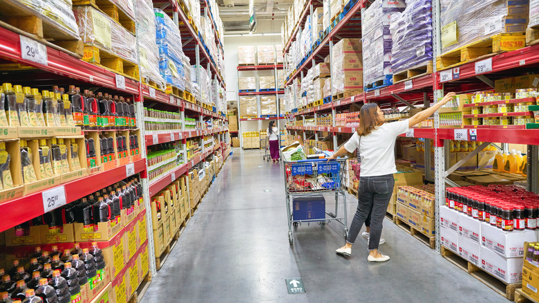 woman shopping in Sam's Club
