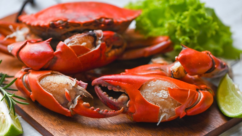 Cracked crab with lime