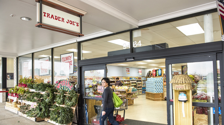 Trader Joe's entrance