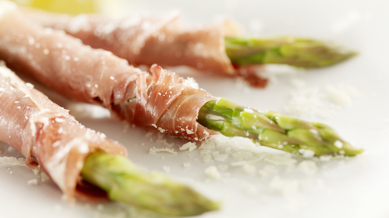 prosciutto wrapped asparagus