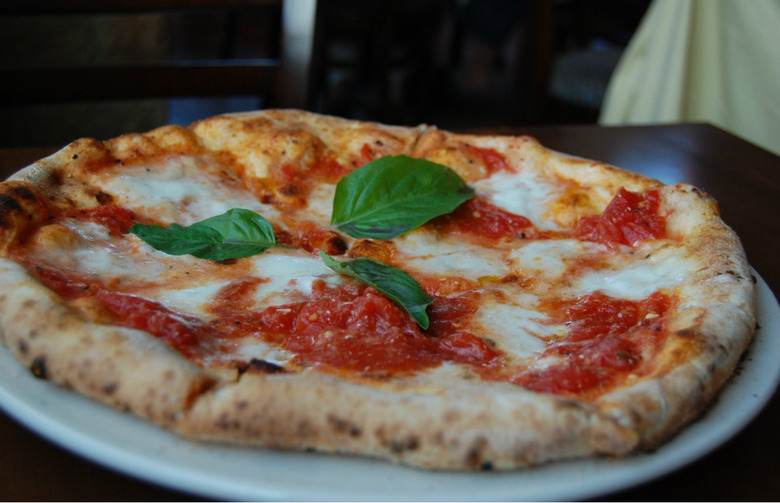 Italy: Pizza Margherita