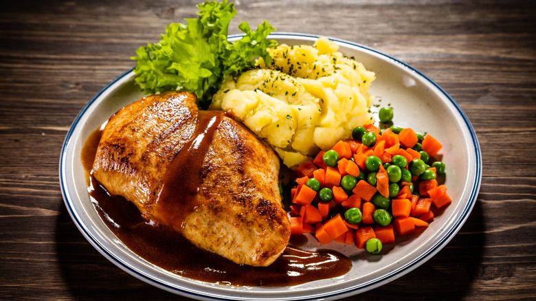 turkey dinner with mashed potatoes