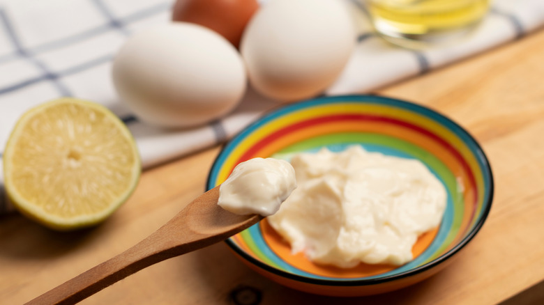 Ingredients for and prepared mayonnaise