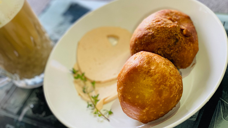 Two magwinyas on plate