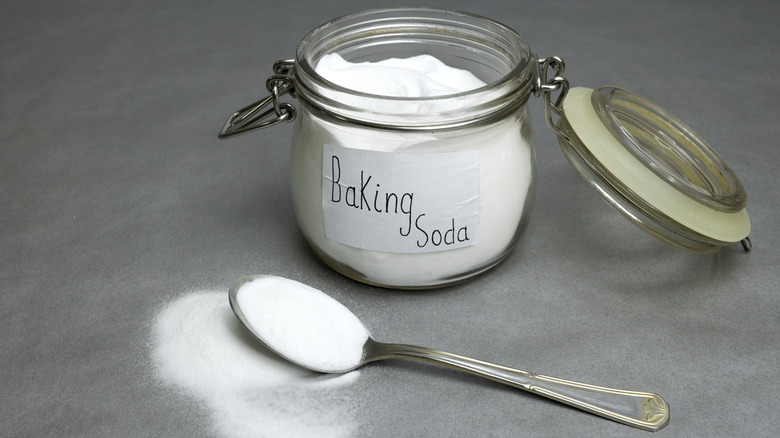 measuring baking soda