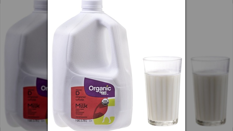 A gallon jug of organic vitamin d enriched whole milk from great value brand at walmart