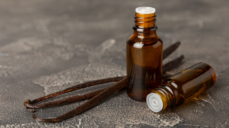 Vanilla beans and extract