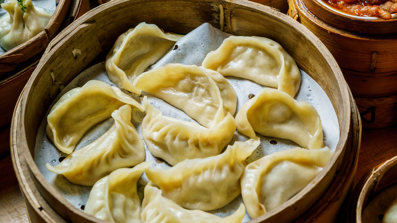 jiaozi in basket