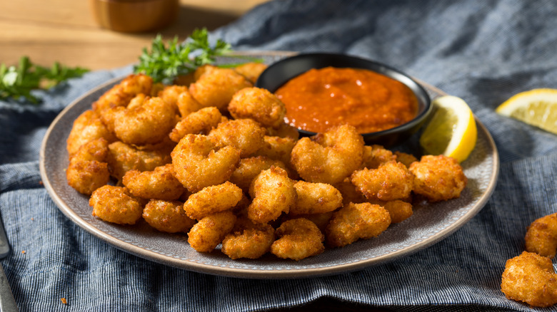 Popcorn Shrimp with dipping sauce