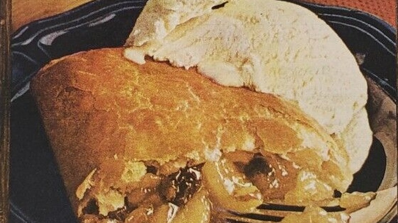 Ice cream on pastry