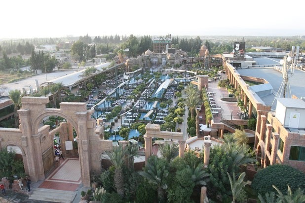 19) Largest Restaurant