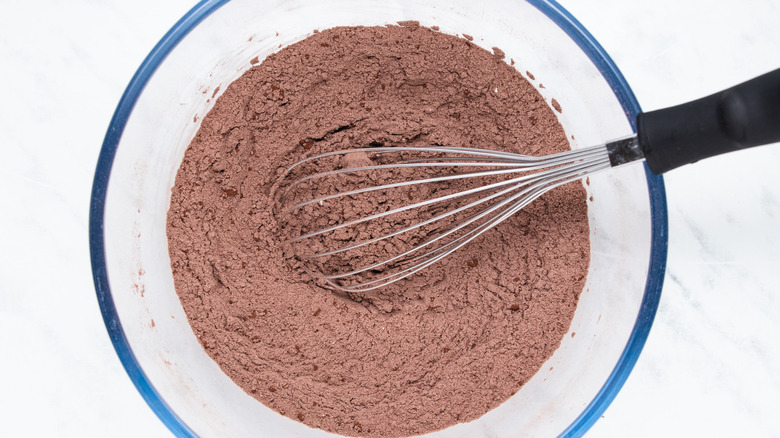 dry ingredients in bowl 