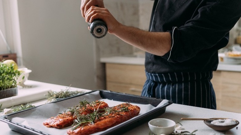 seasoning raw meat