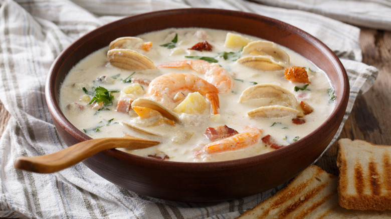 A bowl of creamy clam chowder