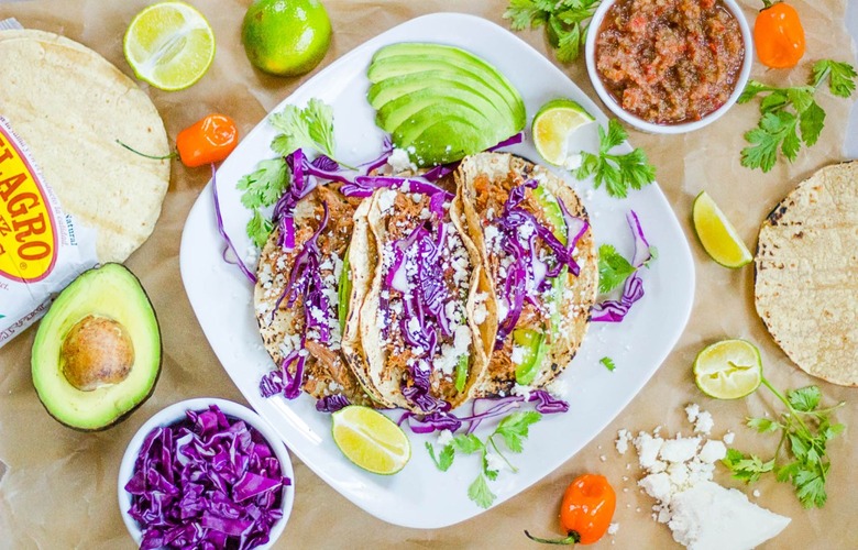 Slow Cooker BBQ Pulled Pork Tacos