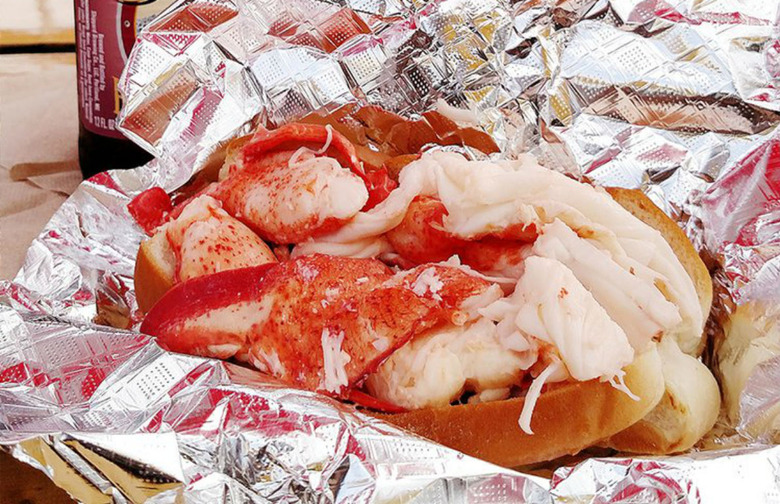 20 Lobster Rolls Worth Traveling to Maine For