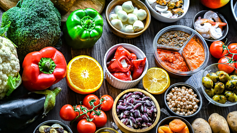 Foods representing the Mediterranean diet