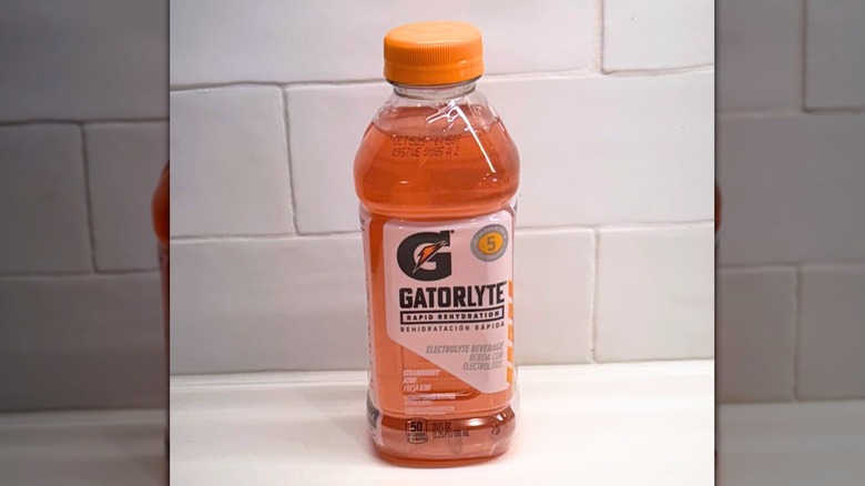 Bottle of Gatorlyte Kiwi Strawberry